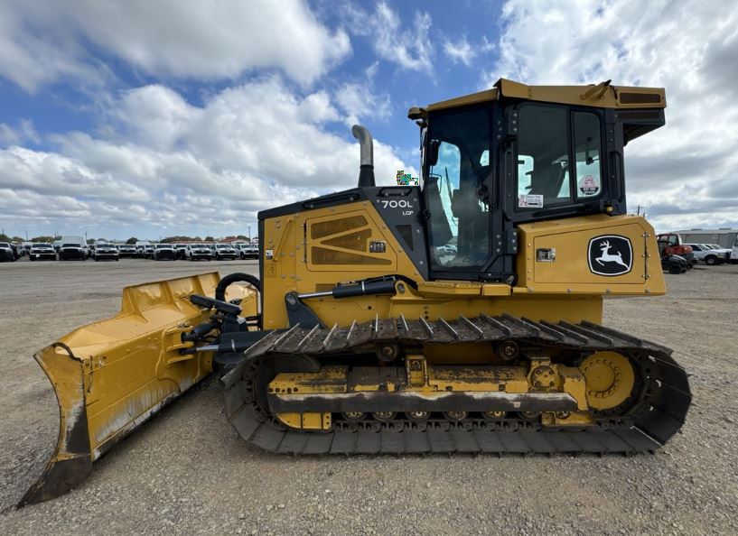 2022 John Deere 700L LGP Crawler Tractor