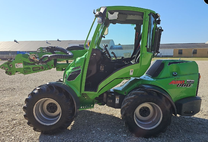 2021 Avant 860i Compact Wheel Loader