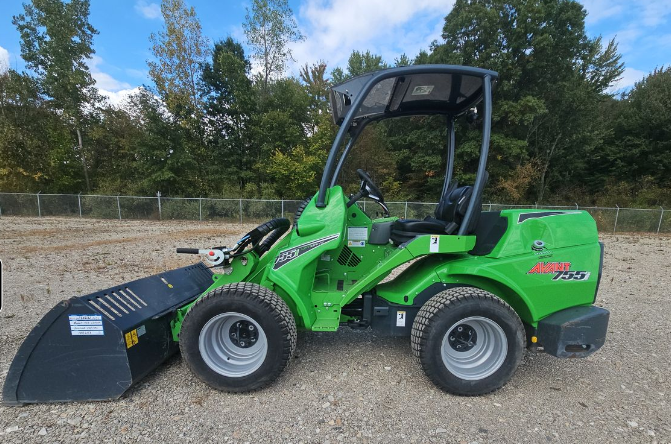 2022 Avant 755i Compact Wheel Loader